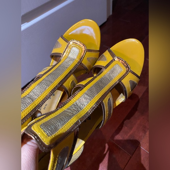 Yellow and copper heels, size 8.5 - Picture 4 of 12